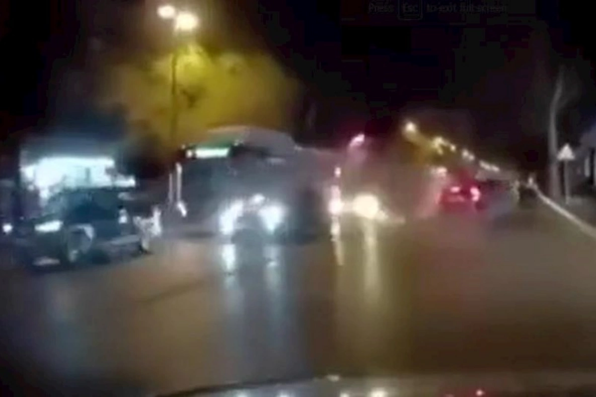 Bakıda dəhşətli qəza: 3 maşını əzib havaya qalxdı — ANBAAN GÖRÜNTÜLƏR