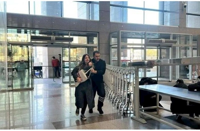İstanbulda məhkəmə binasına silahlı hücum: Terrorçuların zərərsizləşdirilməsinin ANBAAN VİDEOSU