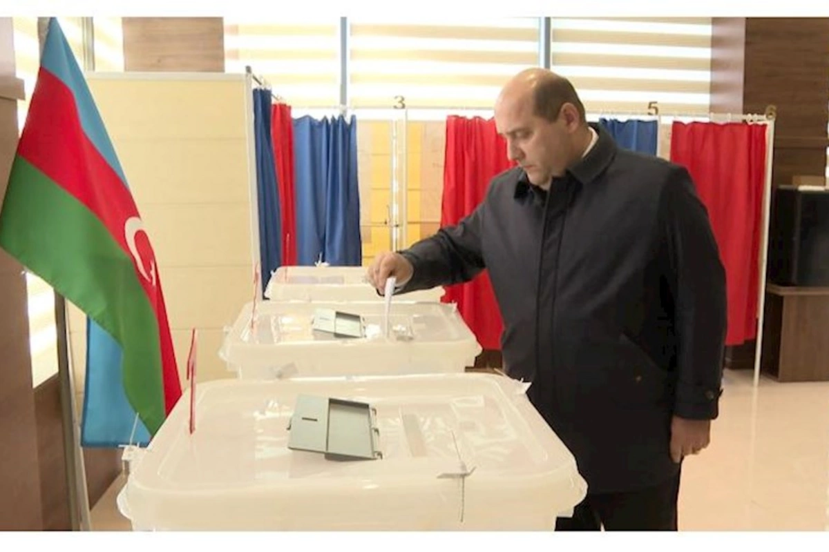 Prezidentin xüsusi nümayəndəsi Ağdamda səs verdi — FOTO