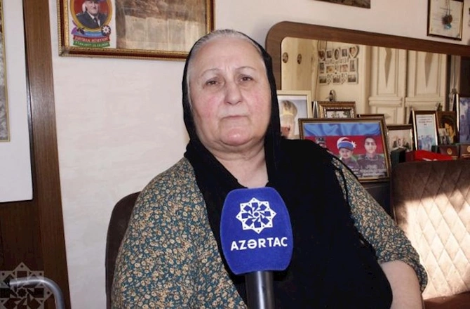 Şəhid anasının evinə daşınan seçki qutusu aparıldı — FOTOLAR Şəhid anasının evinə daşınan seçki qutusu aparıldı — FOTOLAR