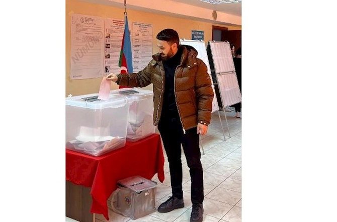 Məşhurlar da səsvermədə — FOTOLAR