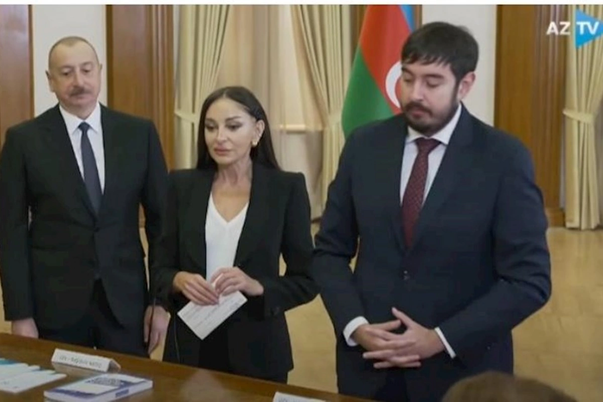 Prezident və ailə üzvləri Xankəndidə səs verdilər: Səsvermə prosesindən GÖRÜNTÜLƏR — VİDEO