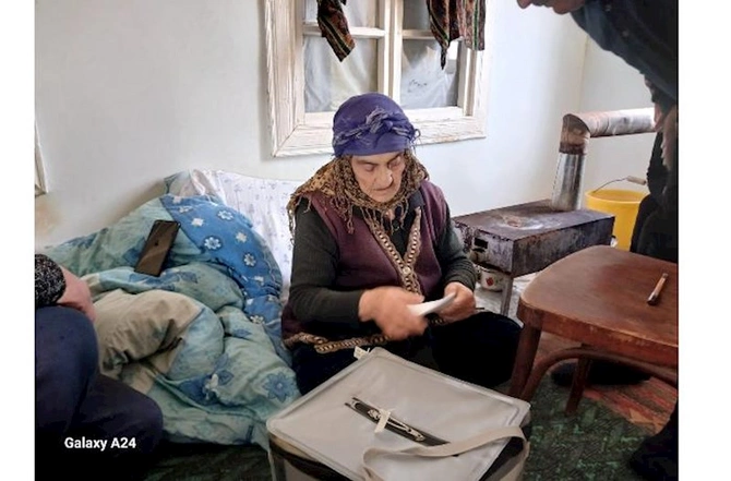 Salyanın 102 yaşlı seçicisi səs verdi — VİDEO/FOTOLAR