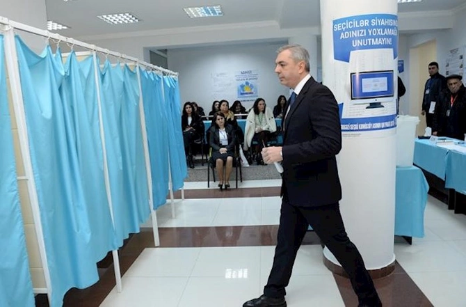 Samir Nuriyev də səs verdi — FOTOLAR