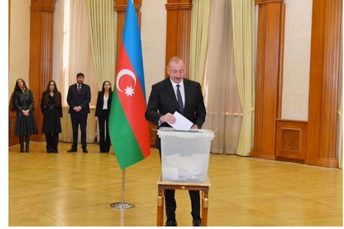 İlham Əliyev və ailə üzvləri Xankəndidə SƏS VERDİ — VİDEO
