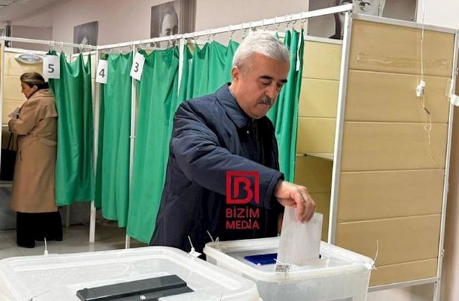 Səsvermədə iştirak edən Etibar Məmmədovdan AÇIQLAMA — FOTO