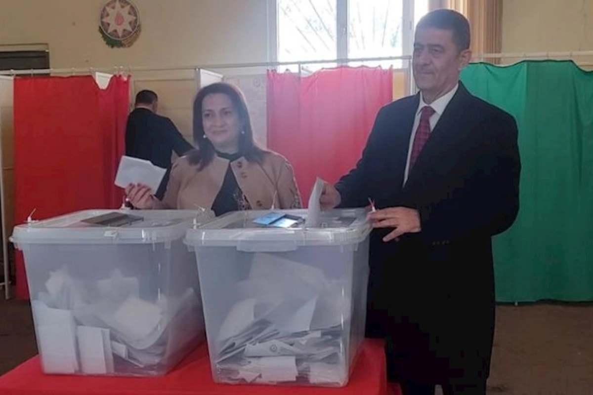 Prezidentliyə namizəd Elşad Musayev səs verib