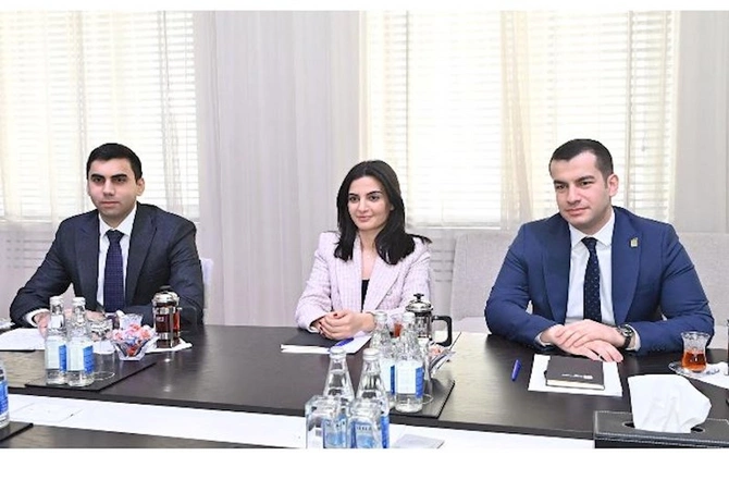 Emin Əmrullayev “Yüksəliş”in qalibləri ilə görüşdü — FOTO