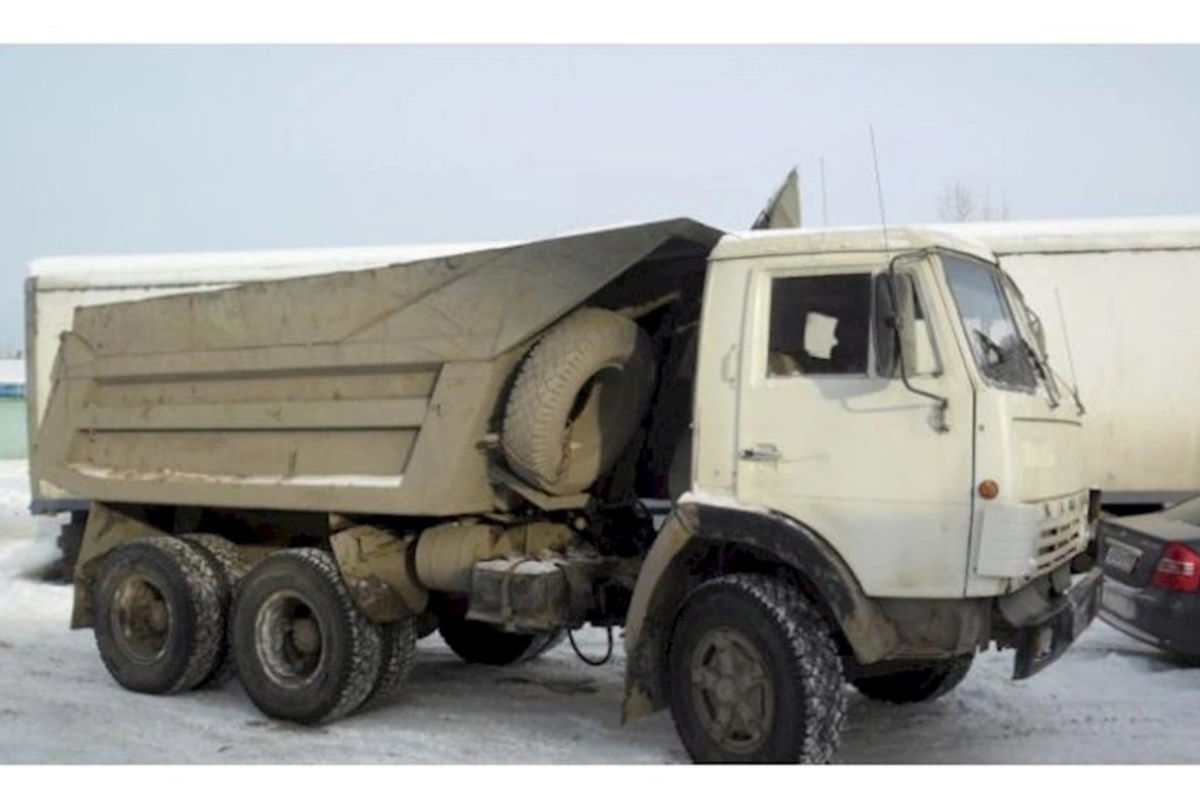 Bakıda iki “KamAZ” qaçırıldı