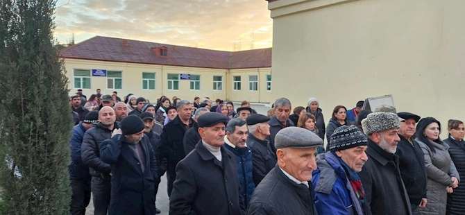 102 yaşlı nənənin İlham Əliyevin rəqibləri ilə seçki zarafatı…