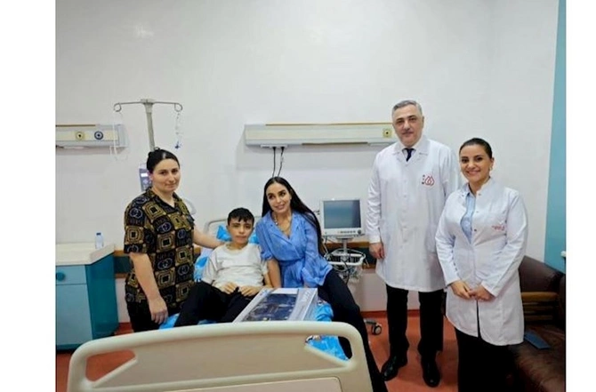Leyla Əliyeva Uşaq Onkologiya Klinikasında — FOTO