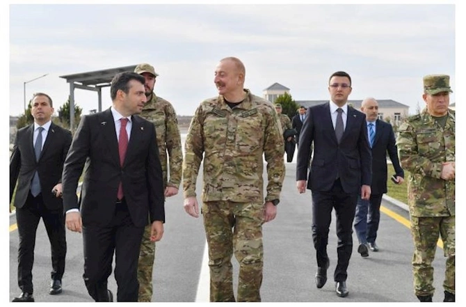İlham Əliyev, Heydər Əliyev və Bayraktar... — FOTOLAR