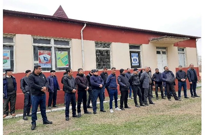 Dədə Qorqud kəndinin 12 “boydan” ibarət “Səyyar qəbul otağı”