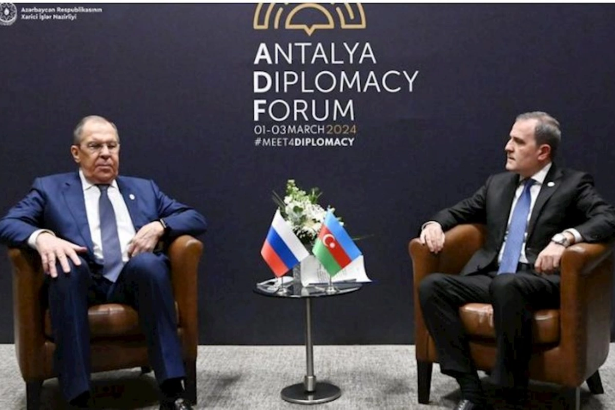 Lavrov Bayramovla nələri müzakirə etdi?