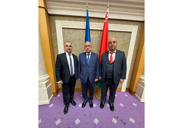 Minskdə “Heydər Əliyevin həyatının 100 anı” kitabının təqdimatı oldu — FOTOLAR Minskdə “Heydər Əliyevin həyatının 100 anı” kitabının təqdimatı oldu — FOTOLAR