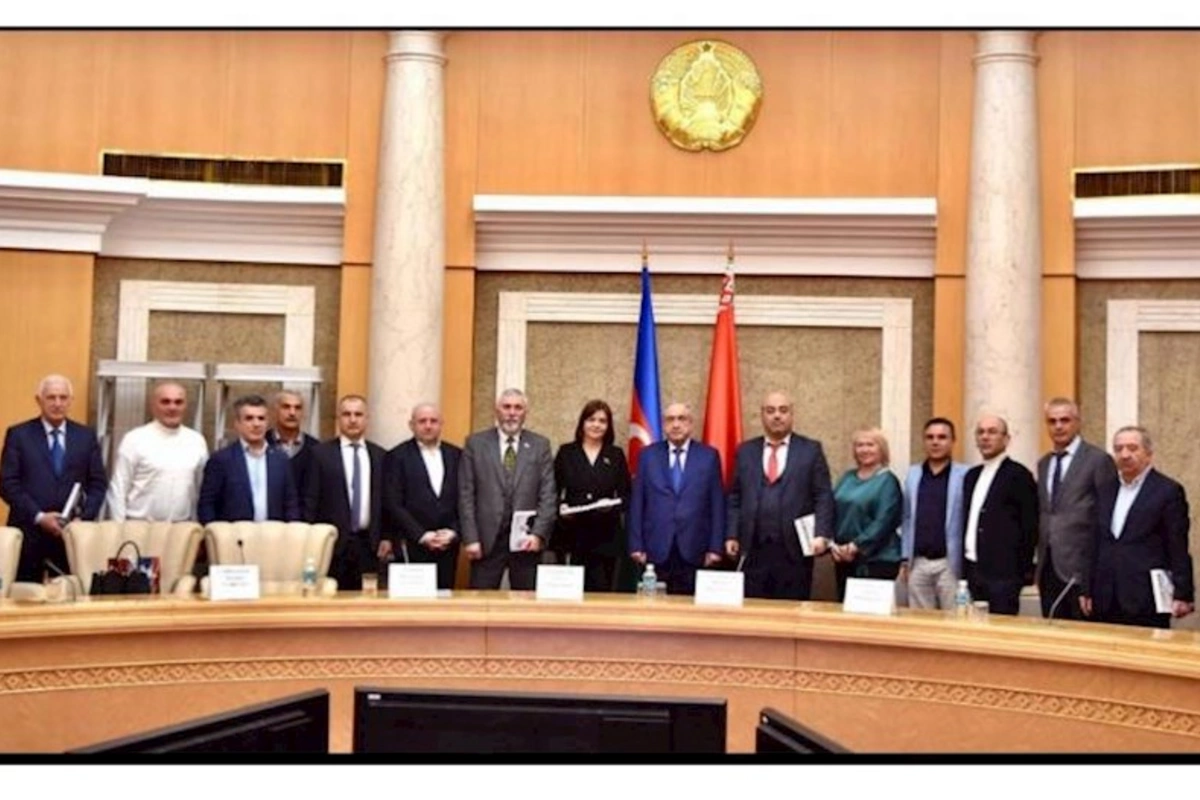 Minskdə “Heydər Əliyevin həyatının 100 anı” kitabının təqdimatı oldu — FOTOLAR