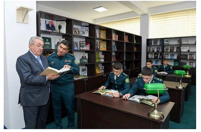 Misir Mərdanov DSX Xüsusi Məktəbinin qonağı olub — VİDEO/FOTO Misir Mərdanov DSX Xüsusi Məktəbinin qonağı olub — VİDEO/FOTO