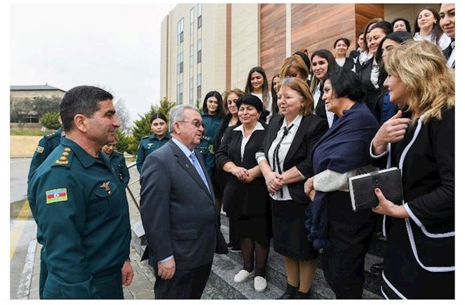 Misir Mərdanov DSX Xüsusi Məktəbinin qonağı olub — VİDEO/FOTO Misir Mərdanov DSX Xüsusi Məktəbinin qonağı olub — VİDEO/FOTO