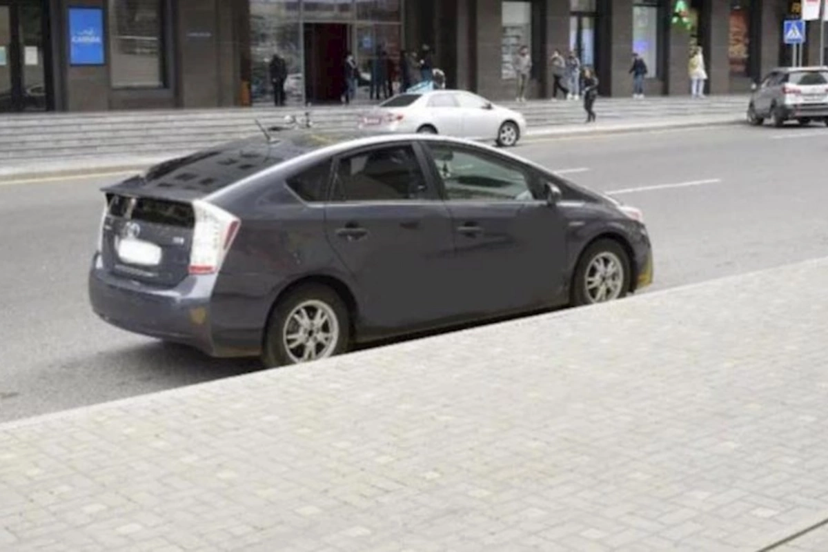 Binəqədidə Priusu QAÇIRDILAR