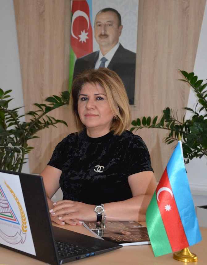 Bakının 251 saylı orta məktəbində müəllim şagirdi döydürdü — ŞOK OLAY