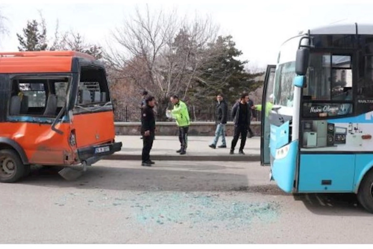 Zəncirvari yol qəzası: 14 nəfər yaralandı