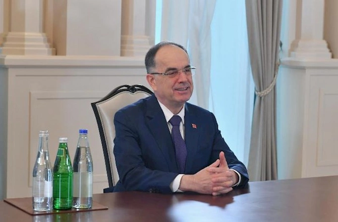 Prezident Bayram Beqay ilə görüşdü — FOTO (YENİLƏNİB) Prezident Bayram Beqay ilə görüşdü — FOTO (YENİLƏNİB)