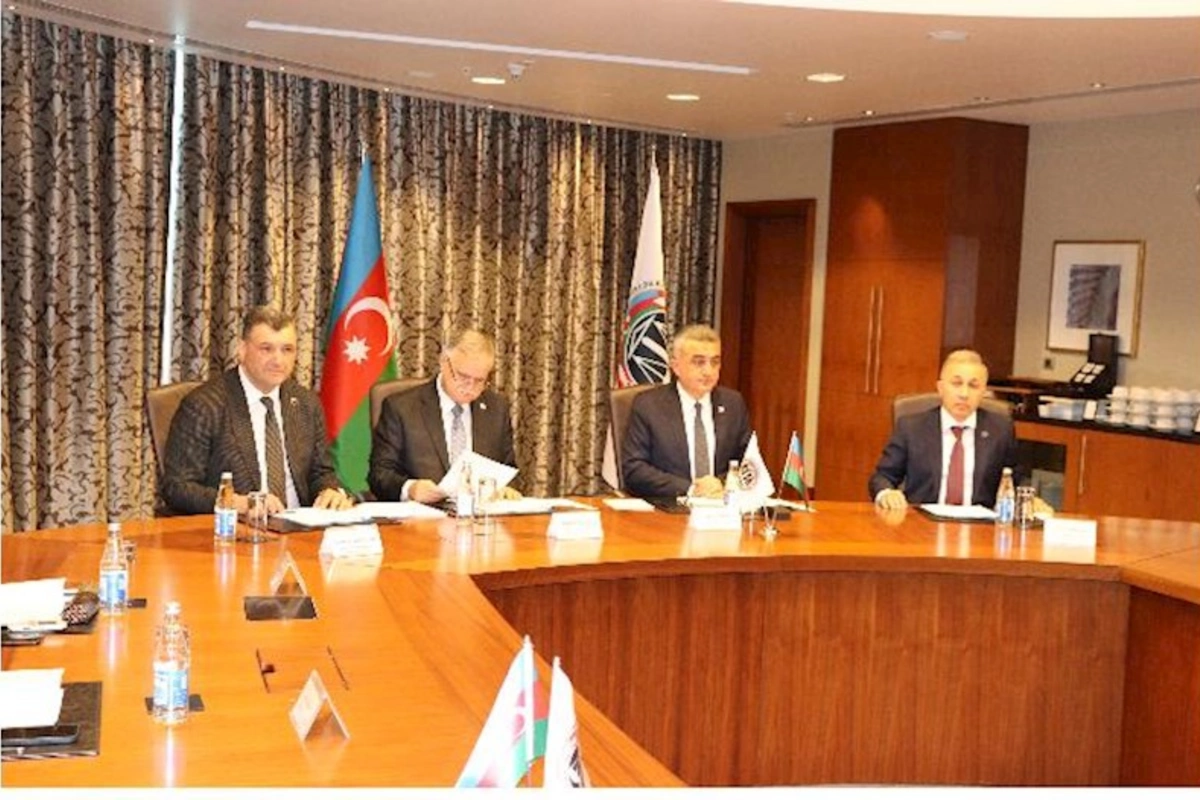 Vəkillər Kollegiyası Rəyasət Heyətinin növbəti iclası keçirilib — FOTOLAR