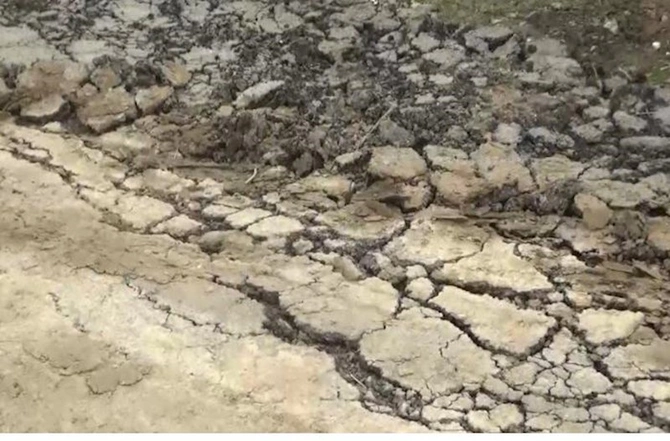 Salyanda kanalizasiya çəkməyə gəldilər, yolları bərbad hala saldılar — FOTO