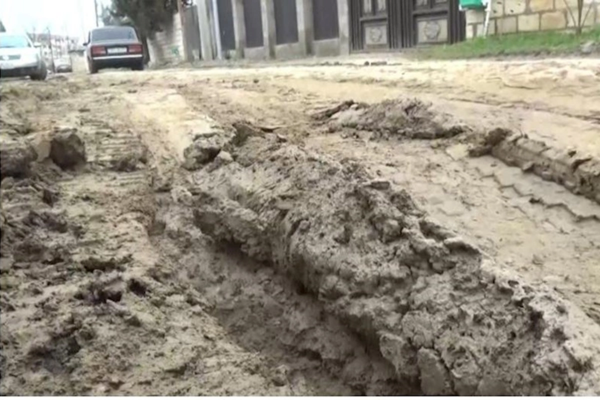 Salyanda kanalizasiya çəkməyə gəldilər, yolları bərbad hala saldılar — FOTO