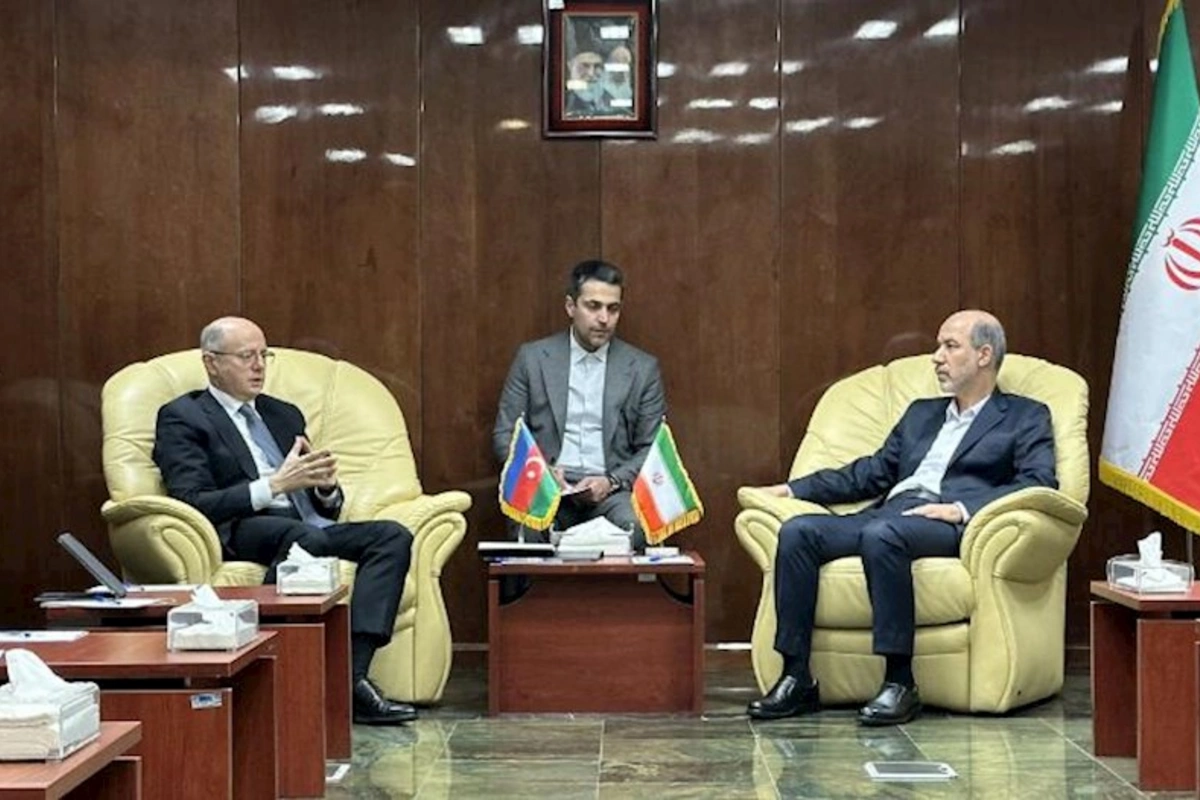 Azərbaycan və İran Xudafərin körpülərinin bərpasını müzakirə etdi