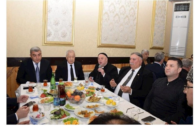 Millət vəkili və icra başçısı kənd sakinləri ilə görüşdü — FOTOLAR