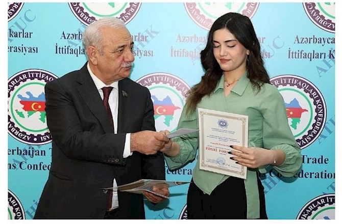 ATİAHİ tərəfindən tələbələrə təqaüdlər verildi, qaliblər mükafatlandırıldı — FOTOLAR