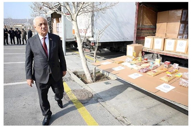 AHİK 4200 ailəyə bayram sovqatı göndərdi — FOTOLAR