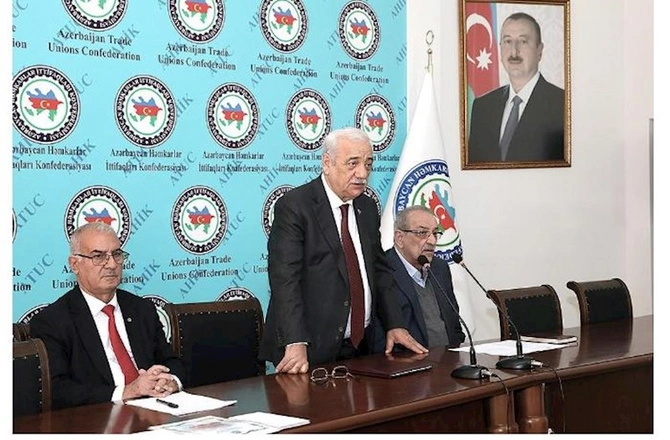 ATİAHİ tərəfindən tələbələrə təqaüdlər verildi, qaliblər mükafatlandırıldı — FOTOLAR