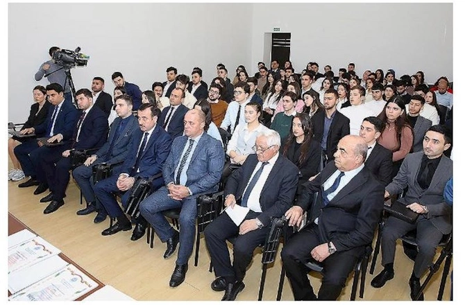 ATİAHİ tərəfindən tələbələrə təqaüdlər verildi, qaliblər mükafatlandırıldı — FOTOLAR