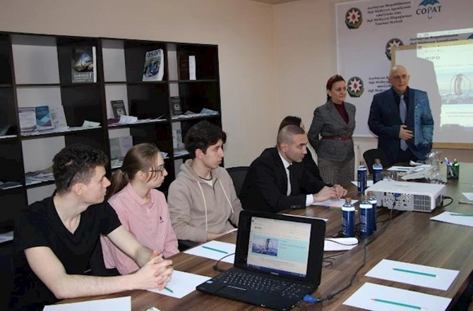 Əqli Mülkiyyət Agentliyində gənc ixtiraçılarla görüş keçirildi — FOTOLAR