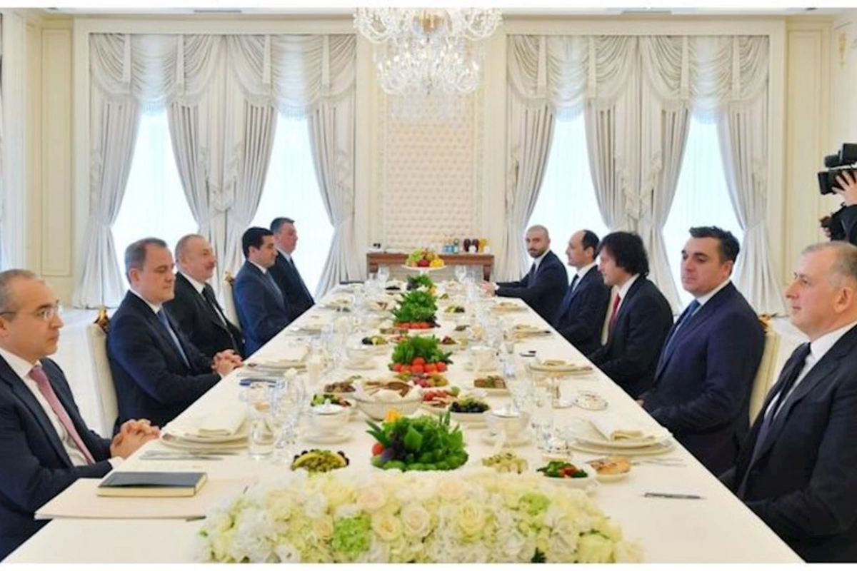 Prezident İlham Əliyevin İrakli Kobaxidze ilə geniş tərkibdə görüşü keçirilib — YENİLƏNİB