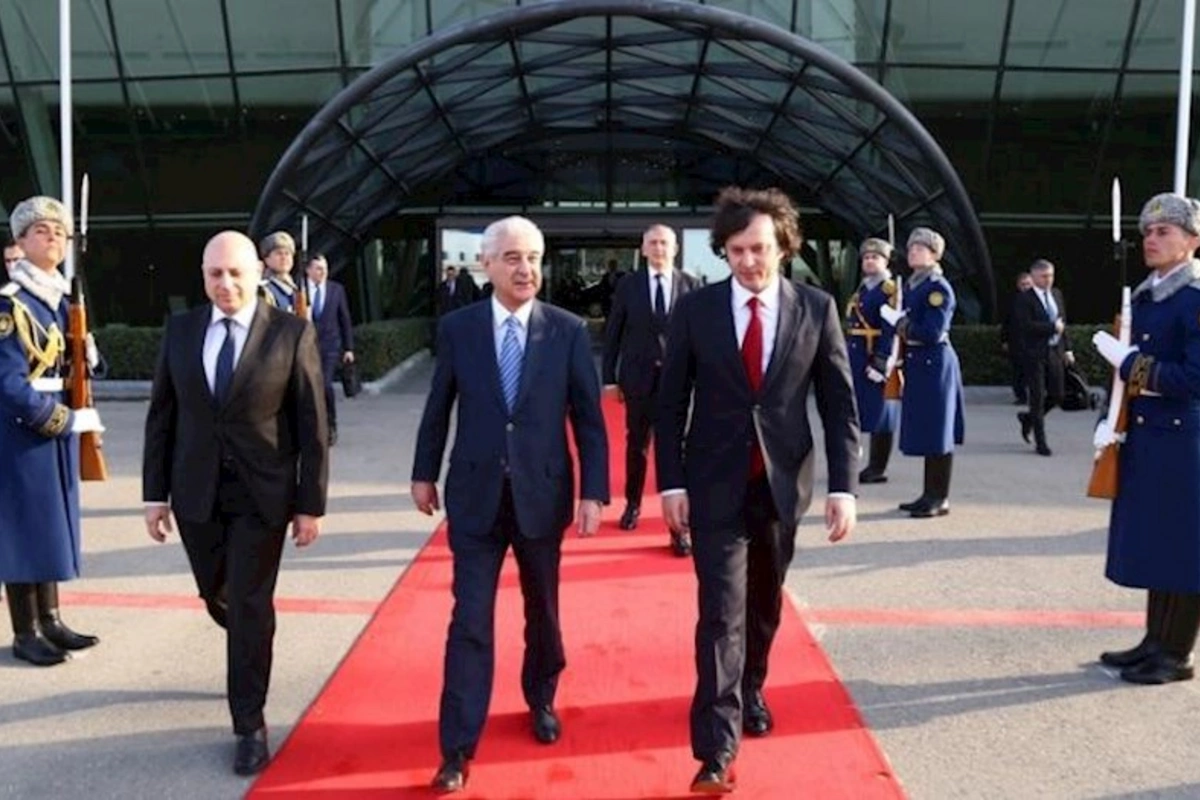 İrakli Kobaxidzenin Azərbaycana rəsmi səfəri başa çatıb