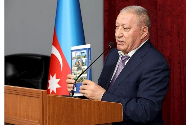 “İnformasiya müharibəsində qələbə-Müzəffər Ali Baş Komandan cənab İlham Əliyev” adlı kitabın təqdimatı — FOTOLAR “İnformasiya müharibəsində qələbə-Müzəffər Ali Baş Komandan cənab İlham Əliyev” adlı kitabın təqdimatı — FOTOLAR