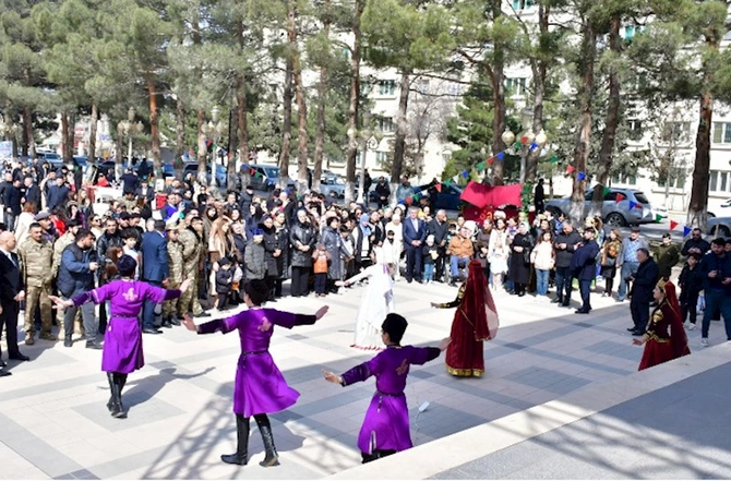 Abşeronda Novruz bayramı böyük izdihamla qeyd olundu — FOTOLAR