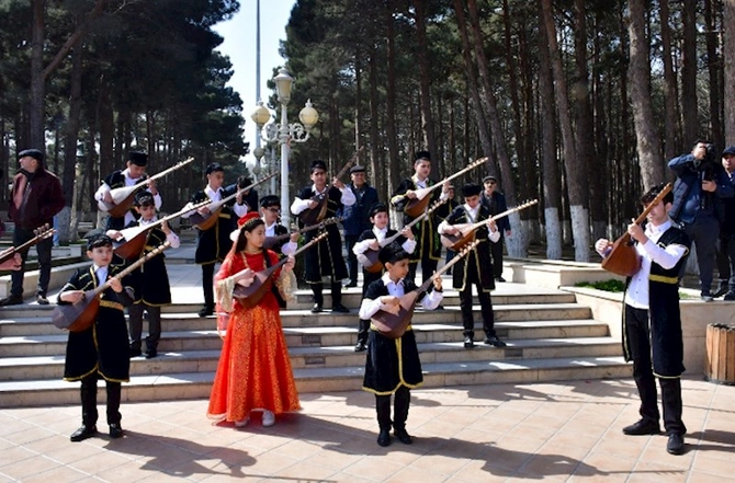 Abşeronda Novruz bayramı böyük izdihamla qeyd olundu — FOTOLAR
