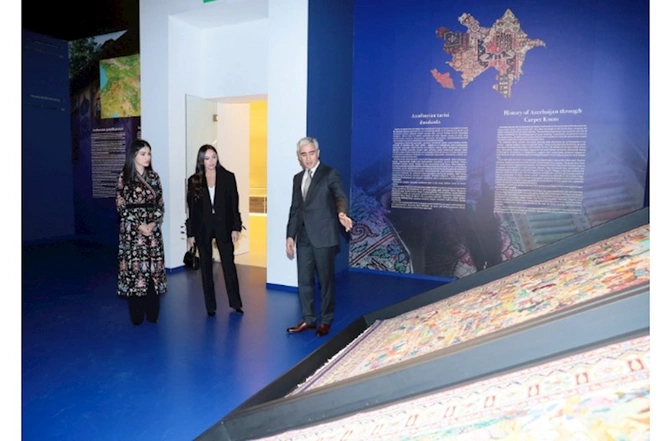 Mehriban Əliyeva sərgidə iştirak etdi — FOTOLAR