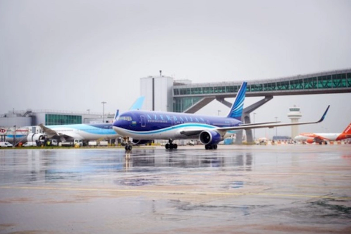 AZAL Londonun daha bir hava limanına uçuşlara başladı — FOTO