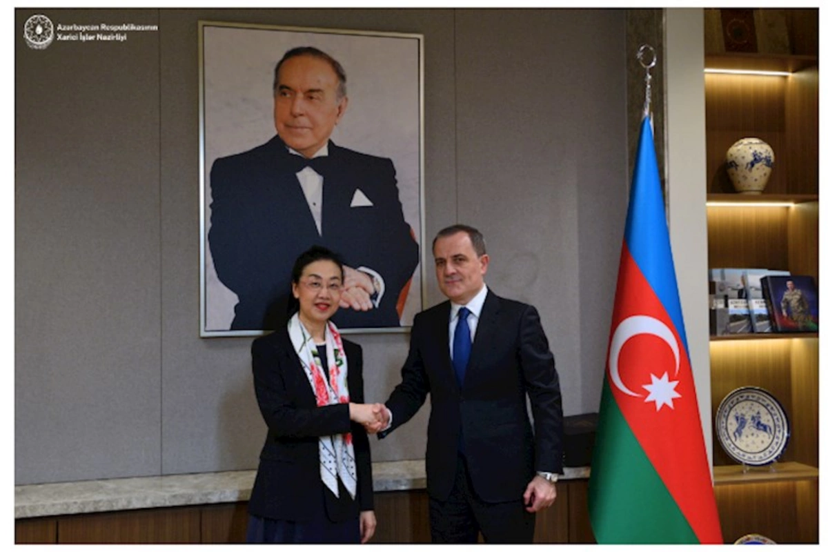 Ceyhun Bayramov Çin səfirini diplomatik fəaliyyətinin başa çatması münasibətilə qəbul etdi
