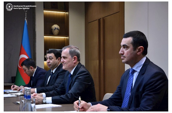 Ceyhun Bayramov Çin səfirini diplomatik fəaliyyətinin başa çatması münasibətilə qəbul etdi Ceyhun Bayramov Çin səfirini diplomatik fəaliyyətinin başa çatması münasibətilə qəbul etdi