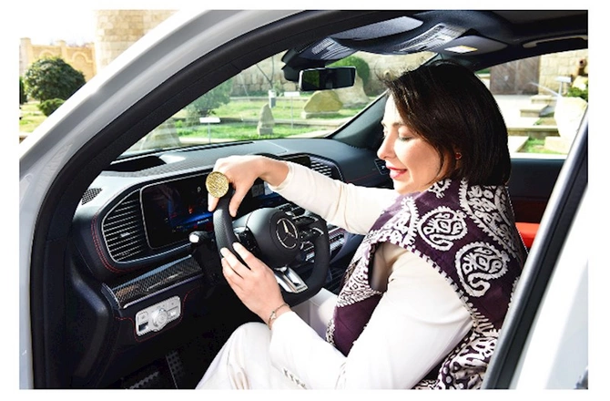 Yenilənmiş Mercedes-AMG GLE avtomobilinin eleqant FOTOSESSİYASI Yenilənmiş Mercedes-AMG GLE avtomobilinin eleqant FOTOSESSİYASI