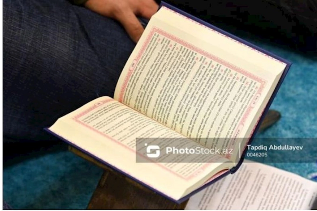 Azərbaycanda 100 min manata Qurani-Kərim kitabı satılır — FOTOLAR