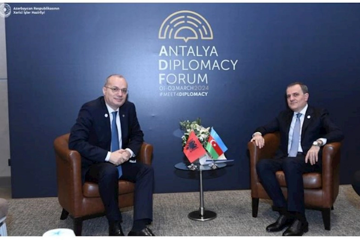 Ceyhun Bayramov Türkiyədə albaniyalı həmkarı ilə görüşüb