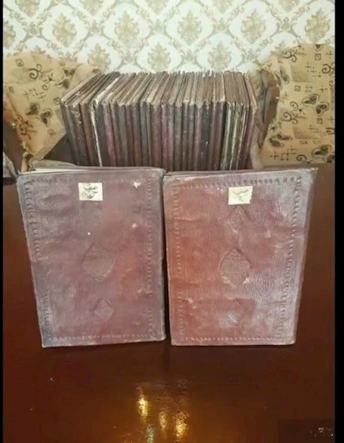 Azərbaycanda 100 min manata Qurani-Kərim kitabı satılır — FOTOLAR