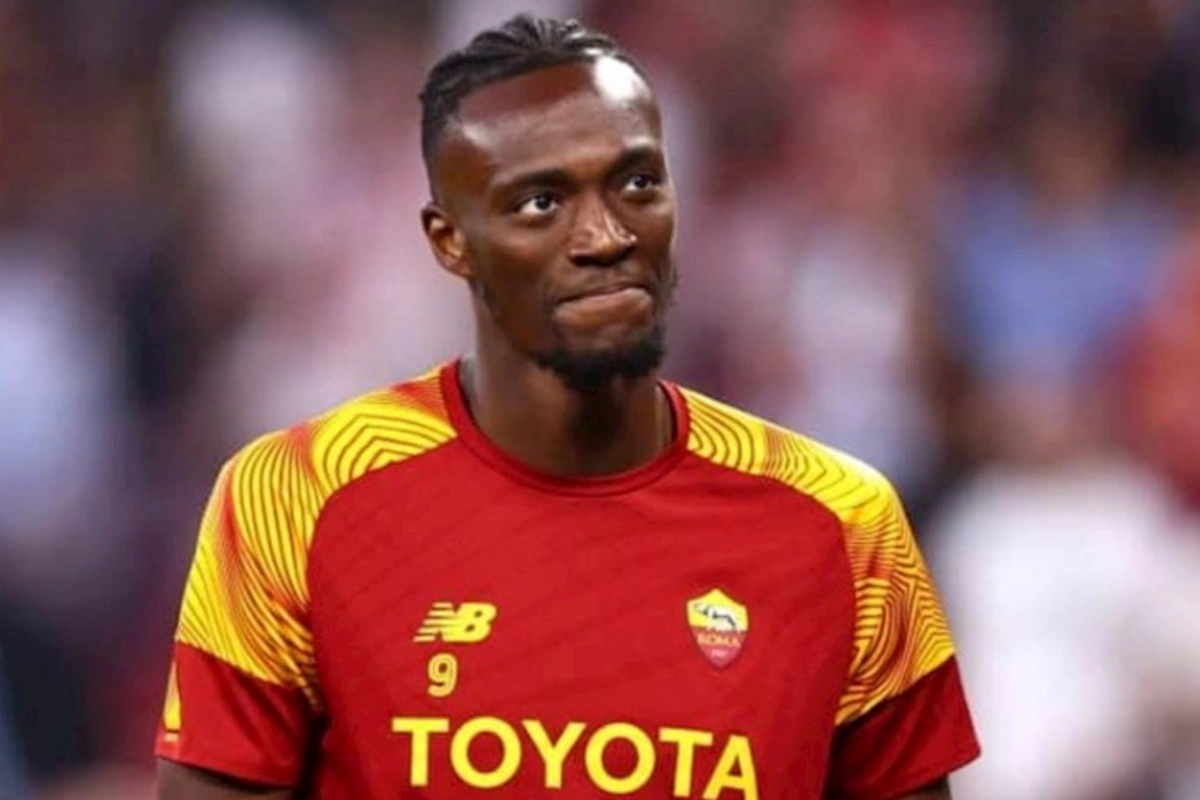 Romanın futbolçusu uzunmüddətli zədədən sonra məşqlərə başlayıb